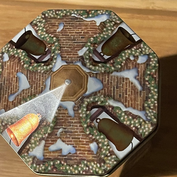 Vintage M&Ms Tin Christmas Village Clock Tower 2000 - Picture 6 of 10